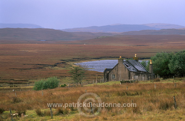 House near Achmore, Lewis, Scotland - Lewis, Ecosse - 18735