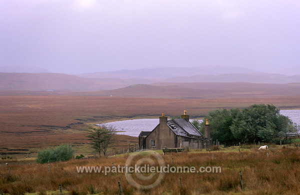 House near Achmore, Lewis, Scotland - Lewis, Ecosse - 18736