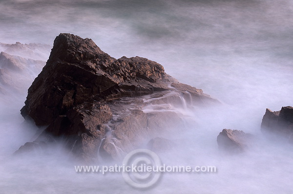 Rocks and water, Lewis, Scotland - Lewis, Ecosse - 18752