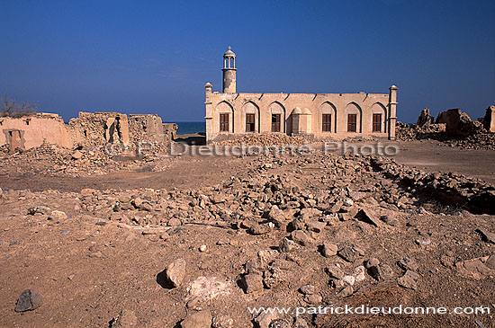 Shinas (near), Batinah. Abandoned village - OMAN (OM10563)