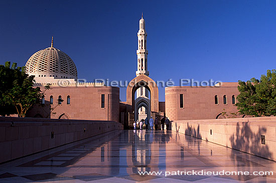 Muscat, Grand Mosque Sultan Qaboos - Grande Mosquée, OMAN (OM10464)