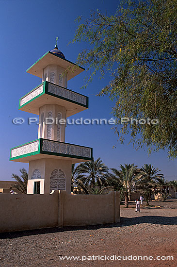 Small Mosque near Barka, N of Muscat - Mosquée près de Barka, Oman (OM10261)