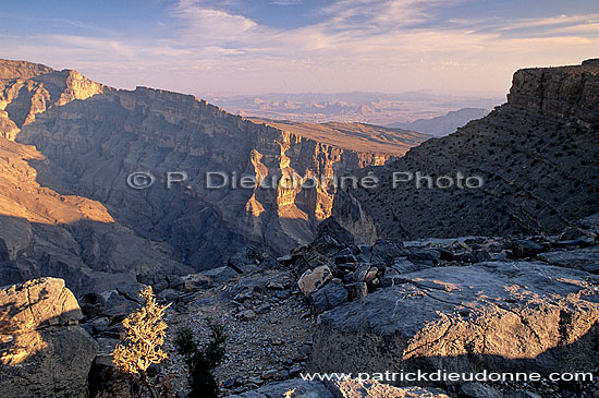 Oman's Grand canyon - Le Grand Canyon d'Oman, OMAN (OM10409)