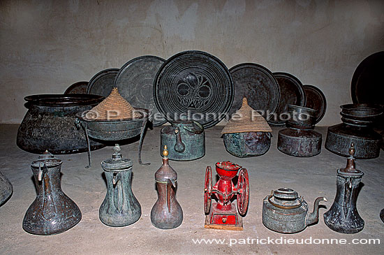 Jabrin fort, domestic items - Citadelle de Jabrin, objets, OMAN (OM10115)
