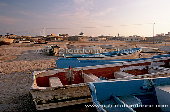 Mirbat, Dhofar. View of Mirbat - Vue de Mirbat, OMAN (OM10456)