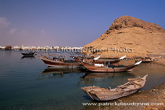 Sur (Sour). Dhows, low tide - Boutres, marée basse,  OMAN (OM10542)