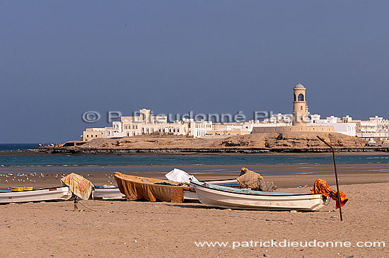 Sur (Sour). Town and beach. - Ville de Sur et plage,  OMAN (OM10546)