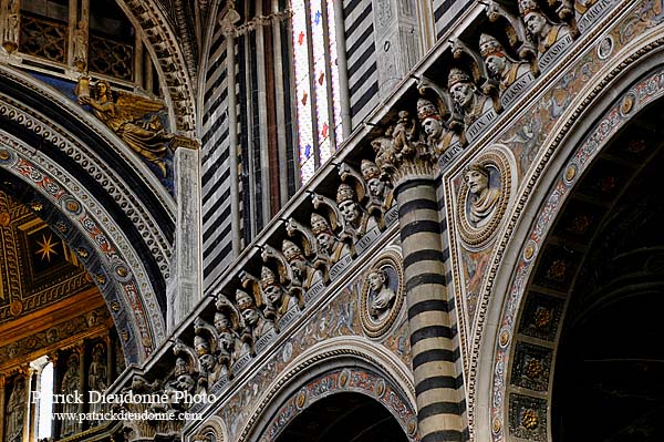 Tuscany, Siena, interior of Duomo - Toscane, Sienne   12589