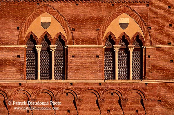 Tuscany, Siena, Palazzo Pubblico -  Toscane, Sienne, palais  12560