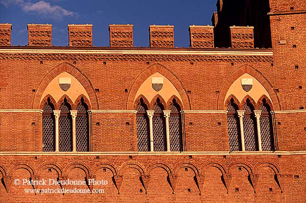 Tuscany, Siena, Palazzo Pubblico -  Toscane, Sienne, palais  12561