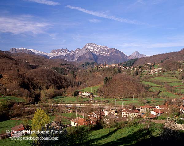 Italy,Tuscany, Apuane Alps: Niciano - Toscane, Niciano  12033