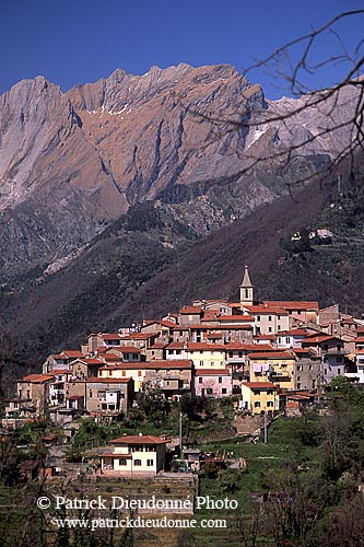 Italy,Tuscany, Parania, Apuane Alps - Italie,Toscane: Parania  12030