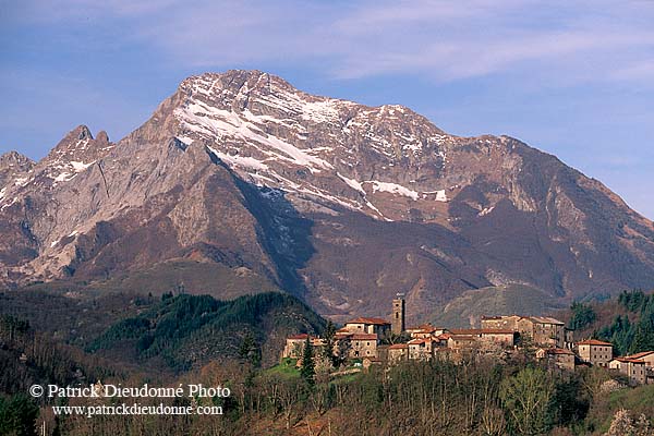 Italy,Tuscany, Apuane Alps: Niciano - Toscane, Niciano  12036