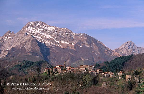 Italy,Tuscany, Apuane Alps: Niciano - Toscane, Niciano  12038