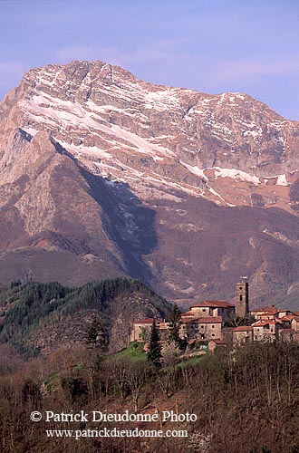 Italy,Tuscany, Apuane Alps: Niciano - Toscane, Niciano  12041