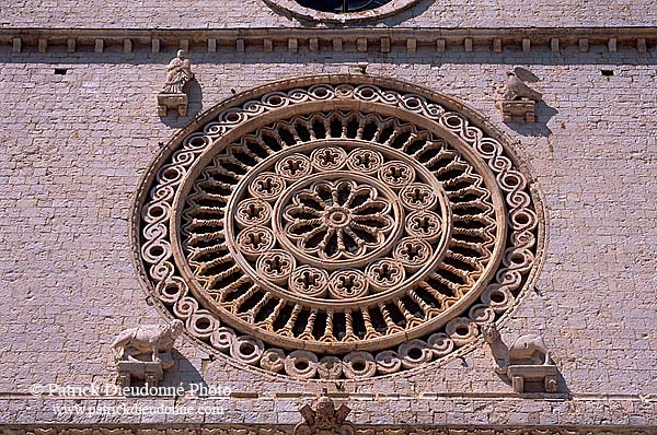 Umbria, Assisi, basilica St Francesco - Ombrie, Assise  12076