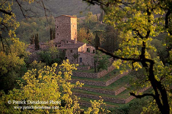 Tuscany, Chianti, fortified villa - Toscane, villa fortifiée  12111