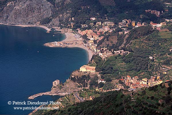 Liguria - Ligurie, Cinque Terre:  Monterosso & Punta Mesco  12172