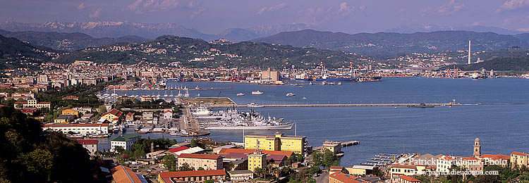 Liguria, La Spezia, view  - Ligurie, La Spezia, vue sur le golfe  12622