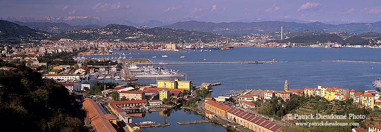 Liguria, La Spezia, view  - Ligurie, La Spezia, vue sur le golfe   12623