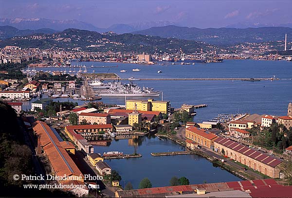 Liguria, La Spezia, view  - Ligurie, La Spezia, vue sur le golfe  12624