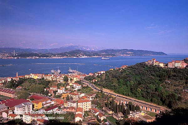 Liguria, La Spezia, view  - Ligurie, La Spezia, vue sur le golfe   12625