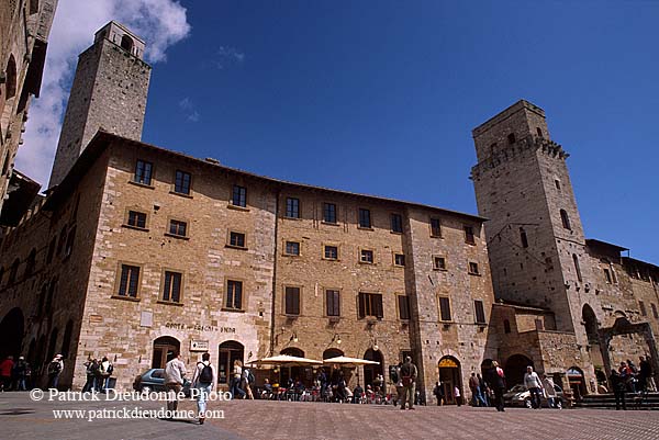 Tuscany, San Gimignano, Piazza - Toscane, San Gimignano  12387