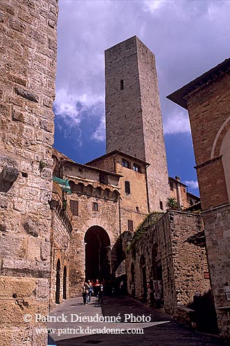 Tuscany, San Gimignano, street - Toscane, San Gimignano  12395