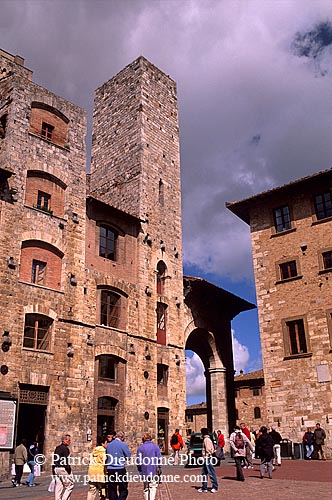 Tuscany, San Gimignano, twin towers - Toscane, San Gimignano  12385