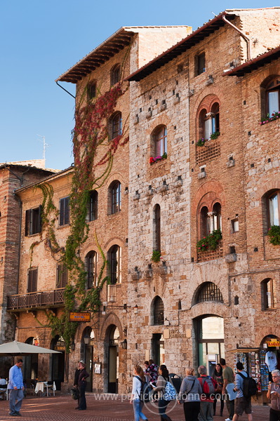 San Gimignano, Tuscany - San Gimignano, Toscane -  it01873