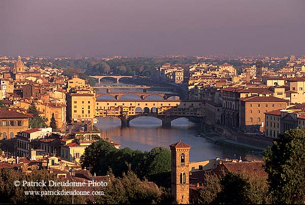 Tuscany, Florence, Ponte Vecchio - Toscane, Florence  12290