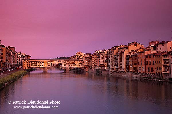 Tuscany, Florence, Ponte Vecchio - Toscane, Florence  12350