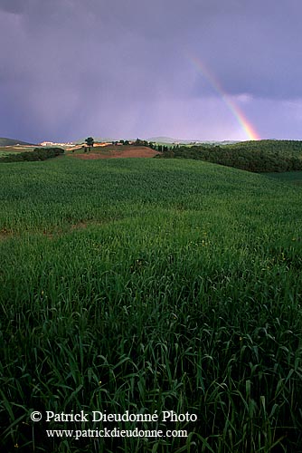 Tuscany, Crete region & rainbow - Toscane, Crete & arc-en-ciel   12250