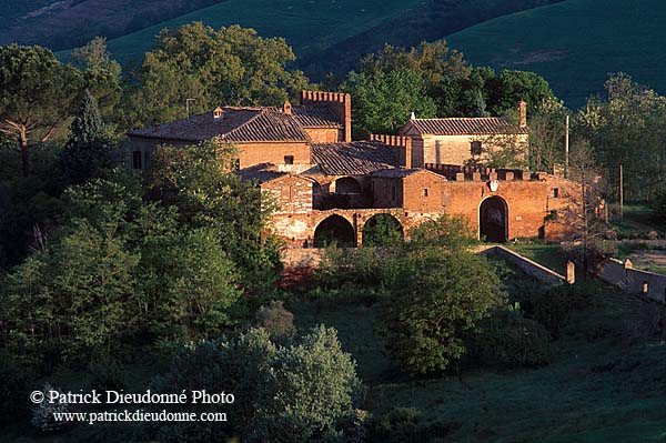 Tuscany, Crete region - Toscane, paysage des Crete    12268