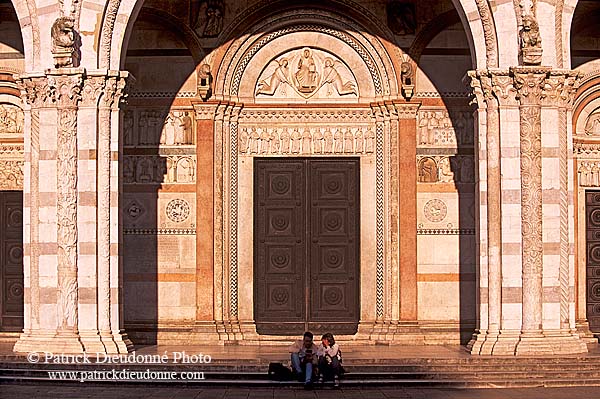 Tuscany, Lucca, facade of Duomo - Toscane, Lucques, Duomo  12411