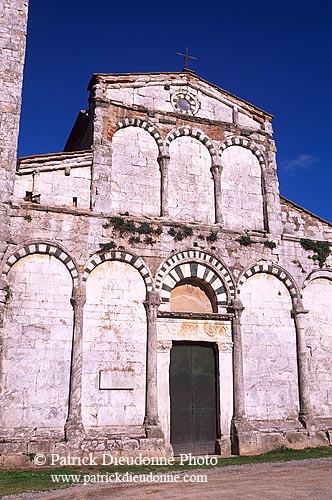 Tuscany, church near Pisa - Toscane, église près de Pise   12513