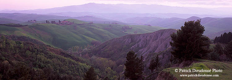 Tuscany, Volterra, landscape at dusk  - Toscane, Volterra  12741