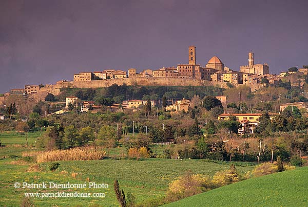 Tuscany, Volterra medieval town  - Toscane, Volterra  12754
