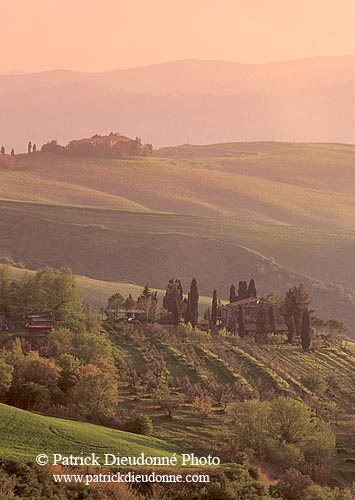 Tuscany, Volterra, landscape at dusk  - Toscane, Volterra  12764