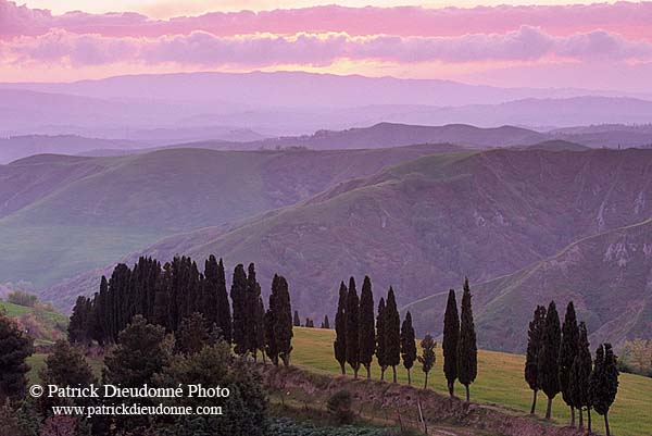 Tuscany, Volterra, landscape at dusk  - Toscane, Volterra  12743