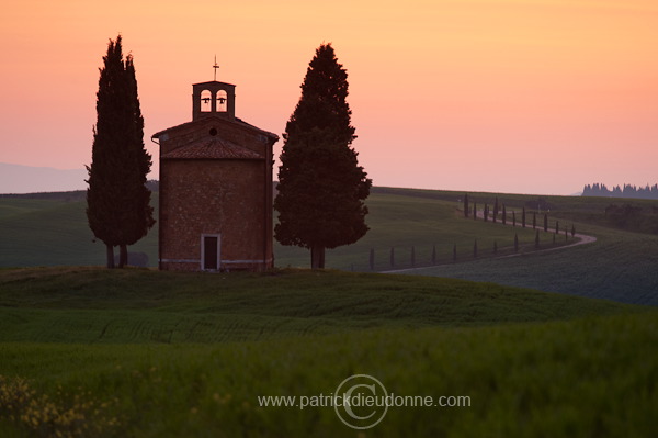 Tuscan chapel, Tuscany - Chapelle, Toscane -  it01289