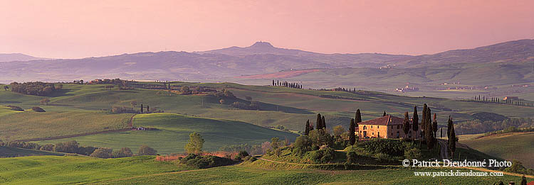 Tuscany, countryside in Val d'Orcia  - Toscane, Val d'Orcia  12632