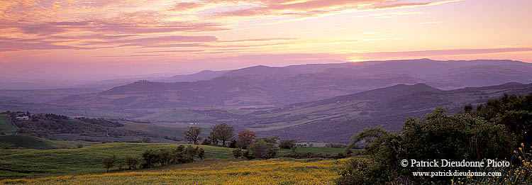 Tuscany, sunset over Val d'Orcia  - Toscane, Val d'Orcia  12669