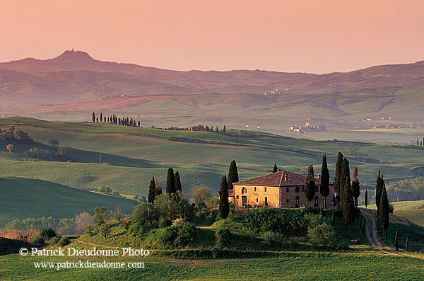 Tuscany, countryside in Val d'Orcia  - Toscane, Val d'Orcia  12648