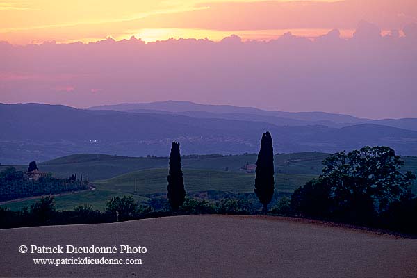 Tuscany, countryside in Val d'Orcia  - Toscane, Val d'Orcia  12729