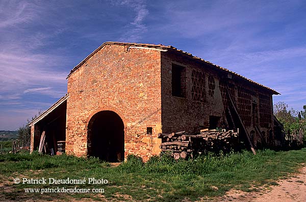 Tuscany, barn in Val d'Orcia  - Toscane, Val d'Orcia  12731