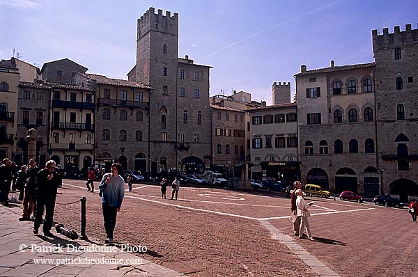 Tuscany, Arezzo, Piazza grande - Toscane, Arezzo  12066