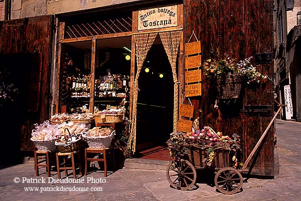 Tuscany, Arezzo -  Toscane, Arezzo  12070