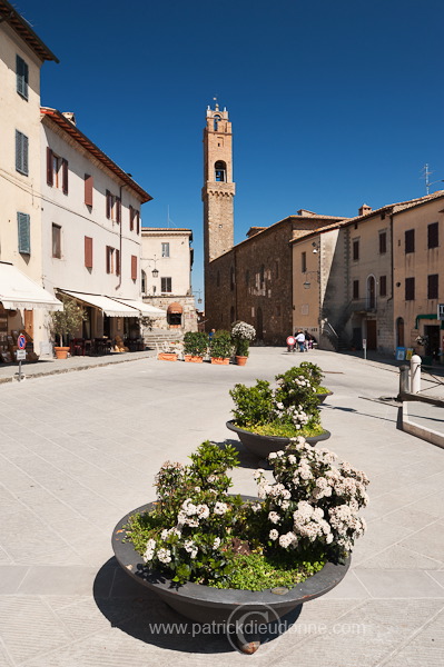 Montalcino, Tuscany - Montalcino, Toscane - it01049