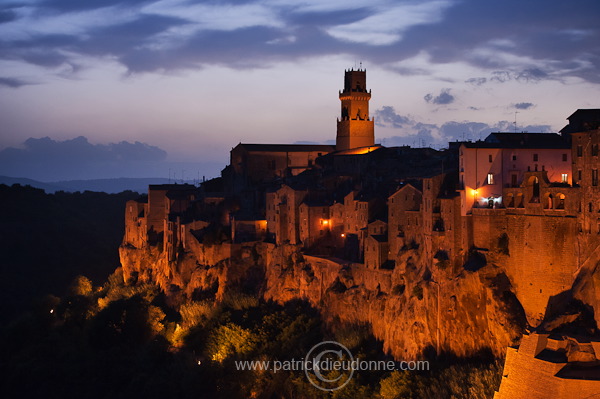 Pitigliano, Tuscany - Pitigliano, Toscane - it01511